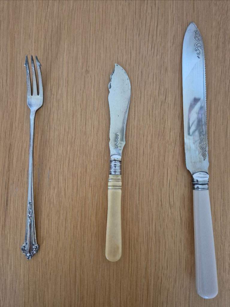 Rare vintage fork and 2 knives