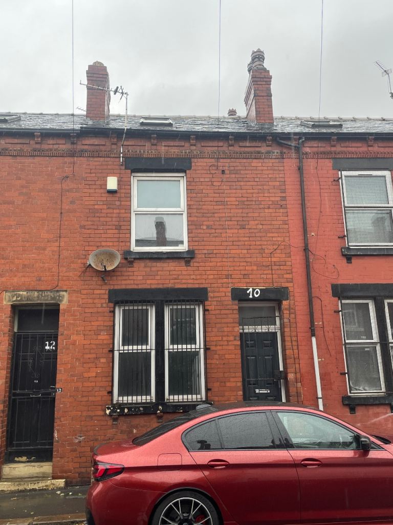 Fully Refurbished 4 Bedroom Through Terrace