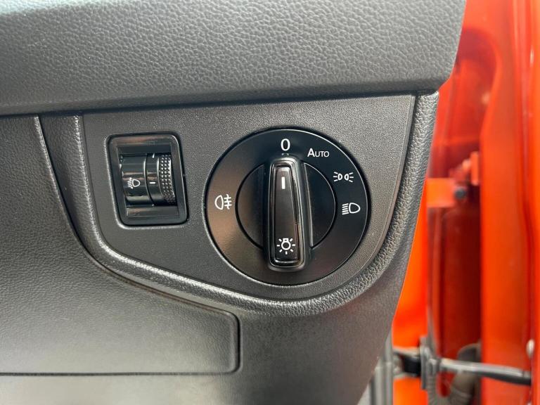 VOLKSWAGEN POLO 1.0 SE Euro 6 (s/s) 5dr 2018