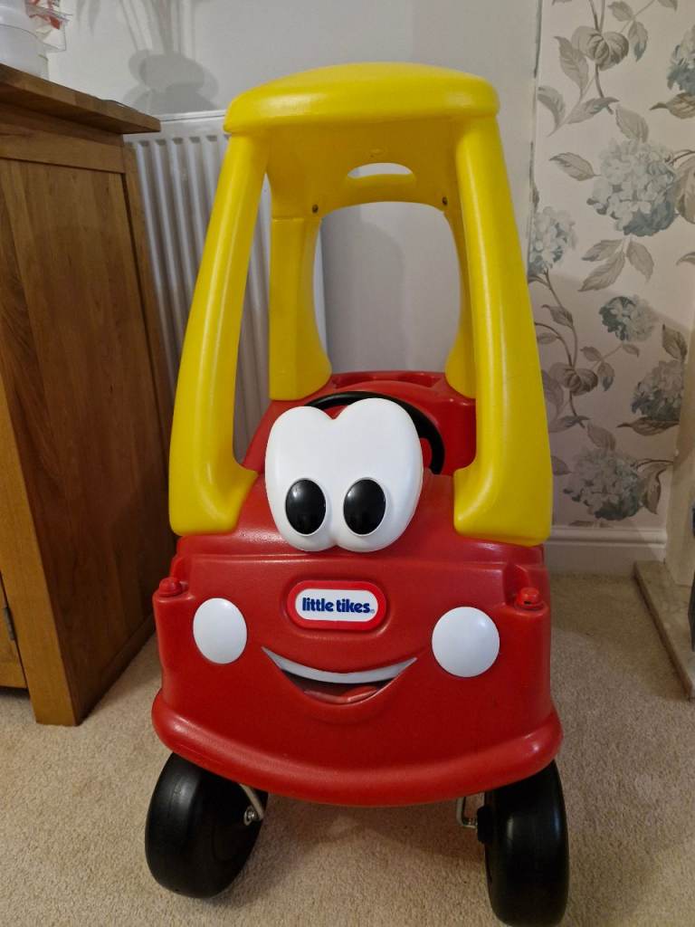 image for Little Tikes Cosy Coupe Ride-on Car