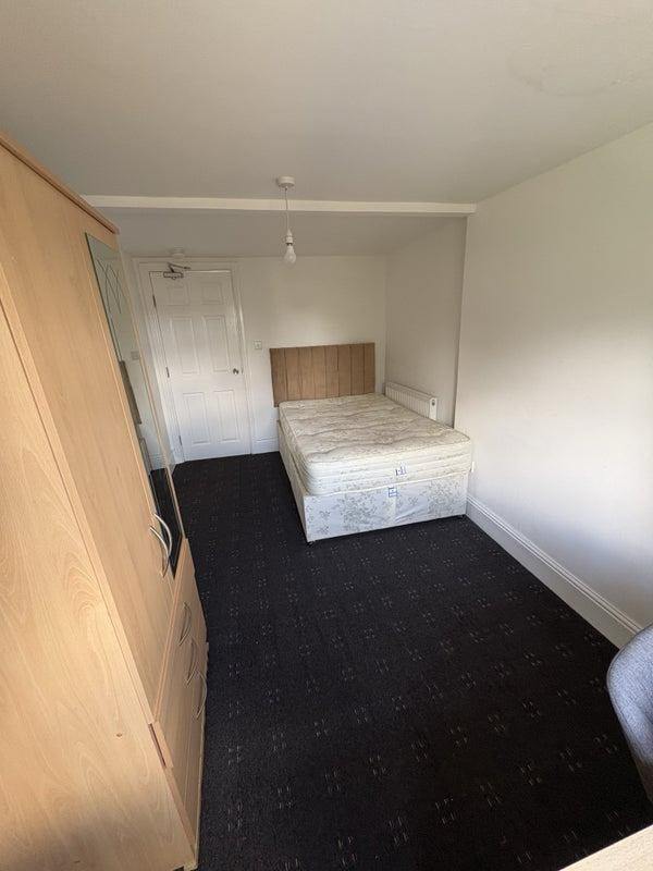 DOUBLE ROOMS AVAILABLE DSS 