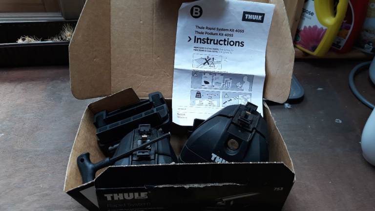 Thule Roof bar 753 rapid system and podium fitting kit