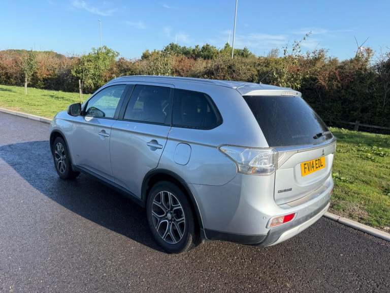 MITSUBISHI OUTLANDER 2.2 DI-D GX3 2014