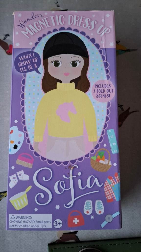 Wooden magnetic Dress up Sofia