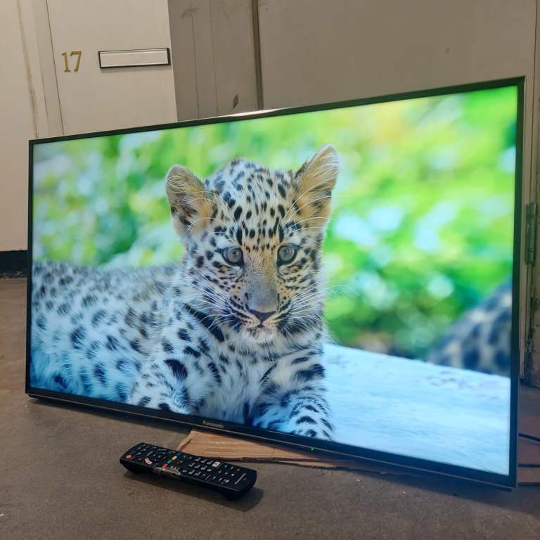43"PANASONIC 4K ULTRA HD SMART WIFI LED TV PERFECT WORKING 95£