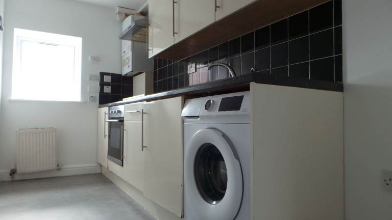 2 Bedroom Apartment LU11PP