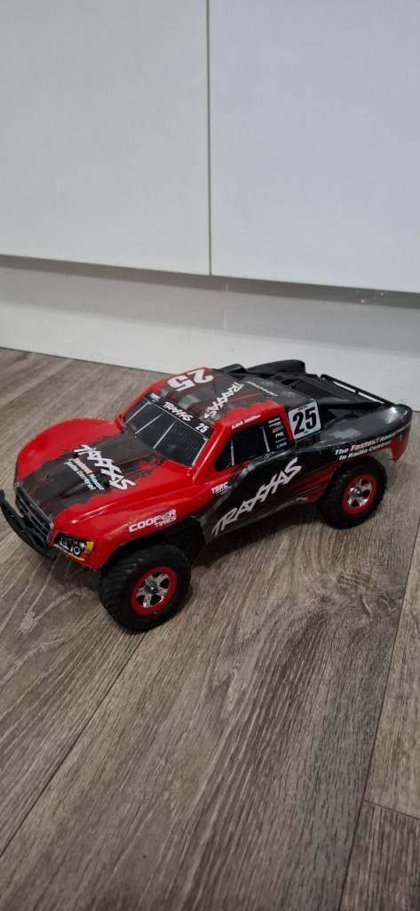 traxxas slash 1/16 vxl radio controlled truck 