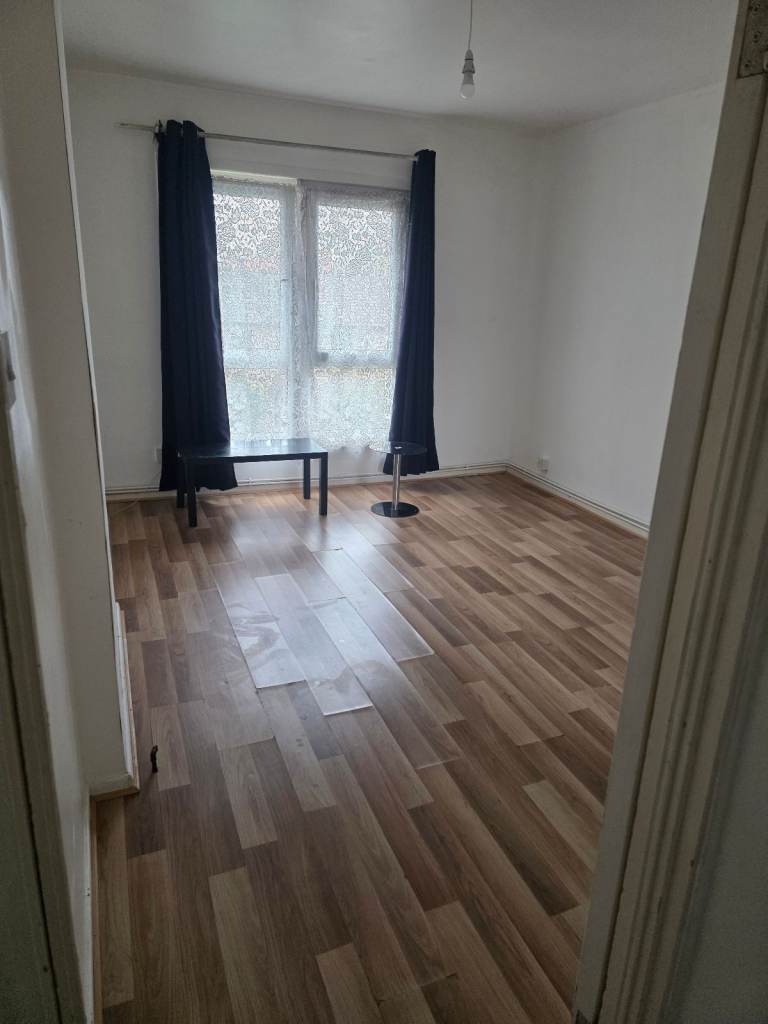 1 bedroom flats.  1 minutes away from clapton Direct with landlord