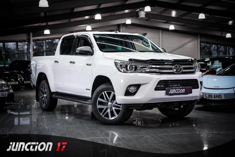 2020 Toyota Hilux 2.4 D-4D Invincible 4WD Euro 6 (s/s) 4dr PICK UP Diesel Manual