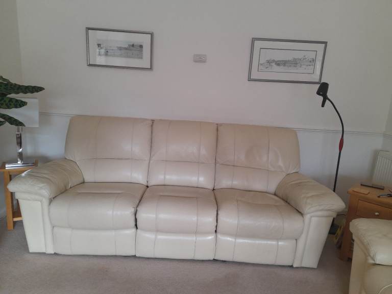 3 Seater Leather Settee
