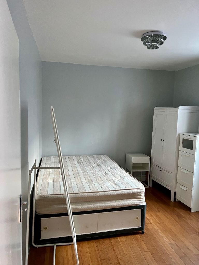 Quiet, Modern Double Room For Rent - Near RBH & Reading Uni