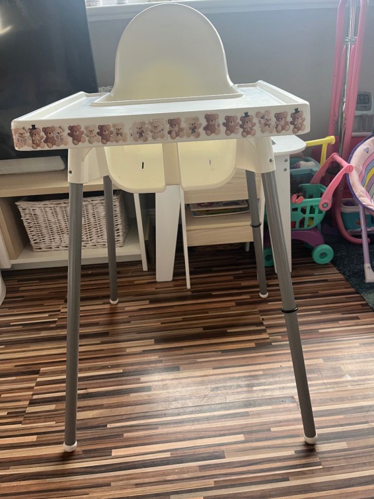 Baby High Chair with Tray – Good Condition