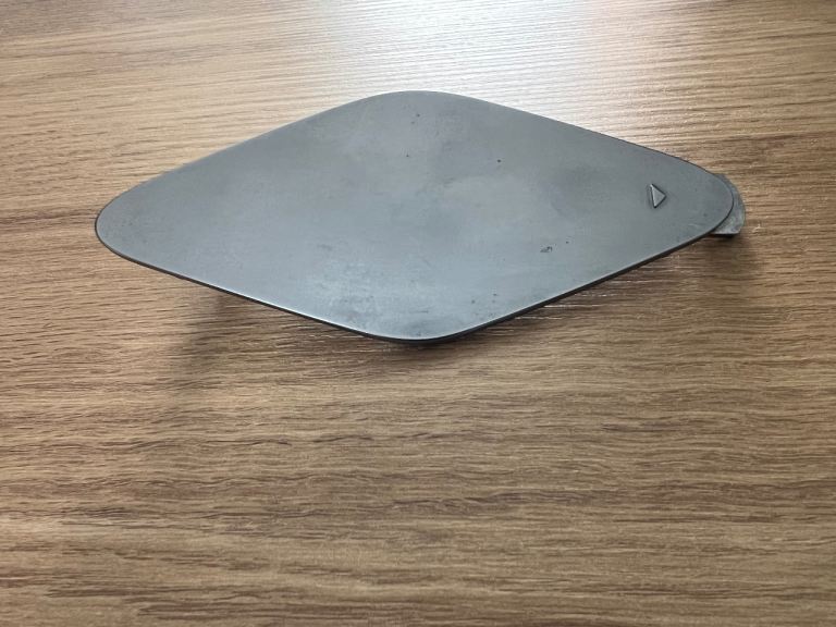 KIA NIRO REAR BUMPER TOWING TOW EYE COVER  86674AT050