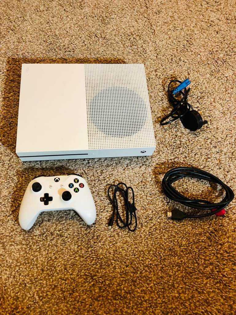 Xbox one s  Xbox ones 1 TB 