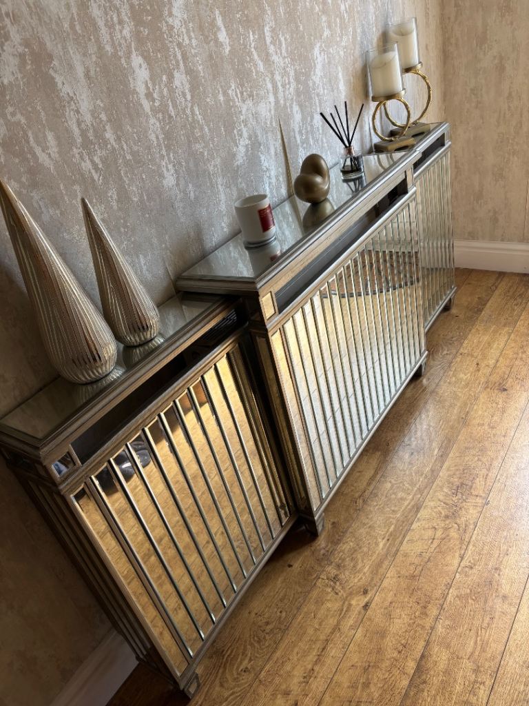 Gold mirrored radiator cover 