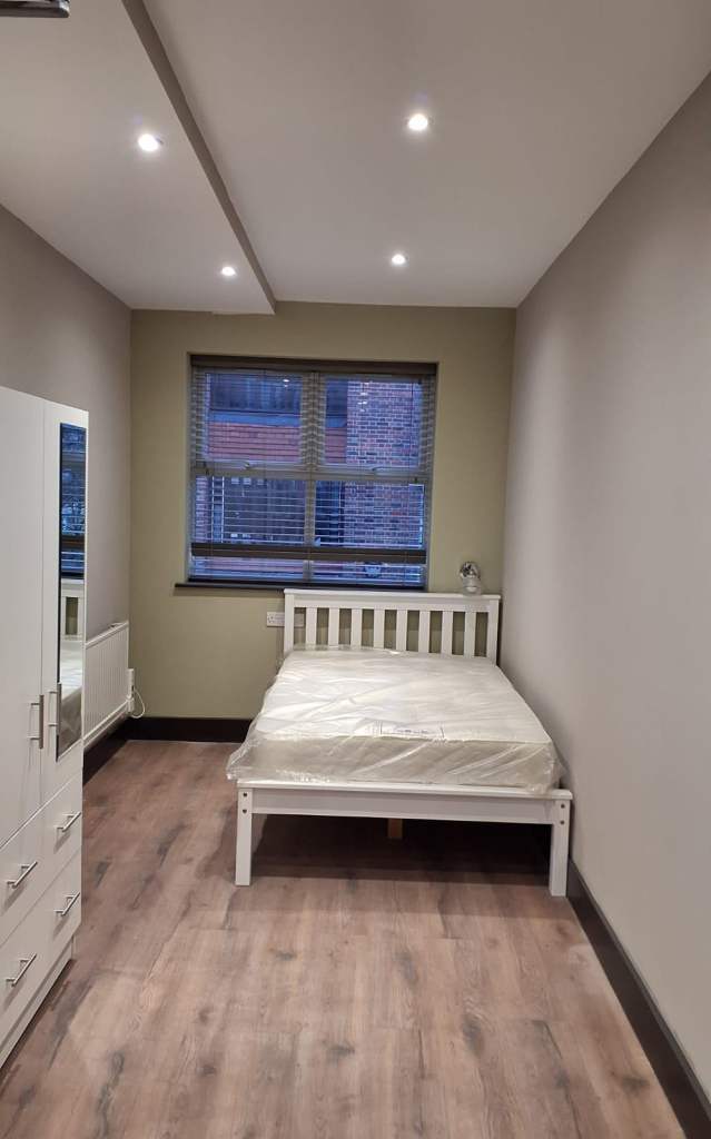 Studio to Let in Uxbridge, Victoria Avenue,  No deposit required, Dss welcome