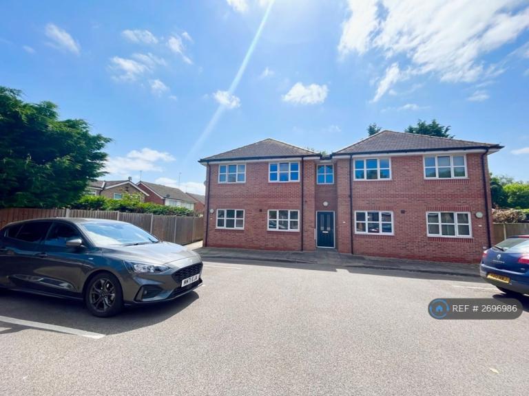 1 bedroom flat in Leicester, Leicester, LE19 (1 bed) (#2696986)