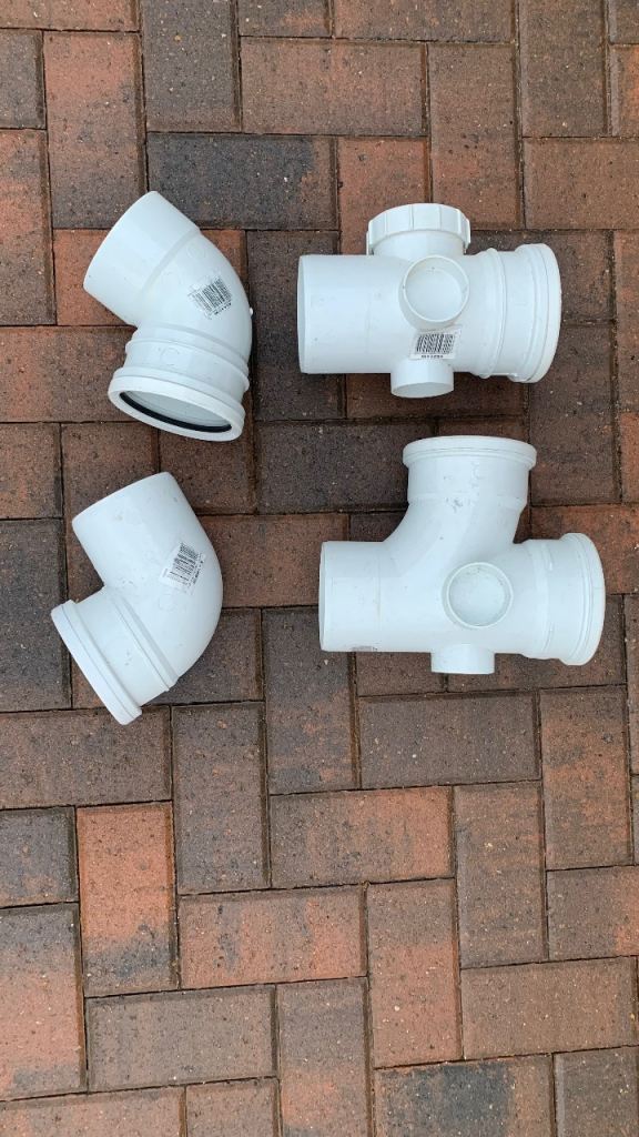 Soil pipe fittings x 4 