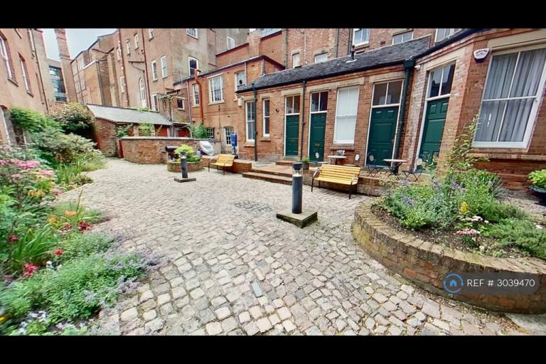1 bedroom flat in Peoples Hall Cottages, Nottingham, NG1 (1 bed) (#3039470)