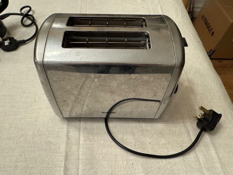 Breville 2 slice toaster - silver - used 