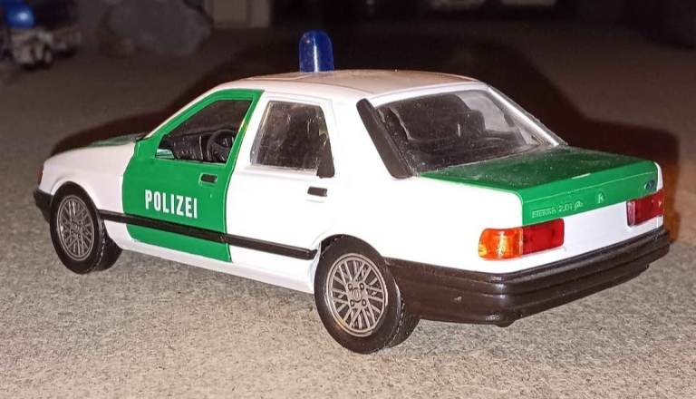 Ford Sierra Model Car 1/25 Scale