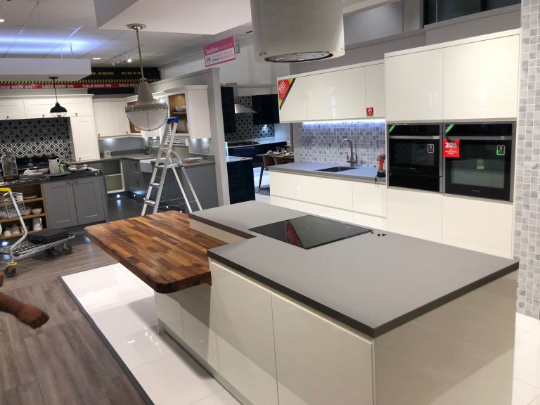 Full white kitchen and work top ex display stores away 