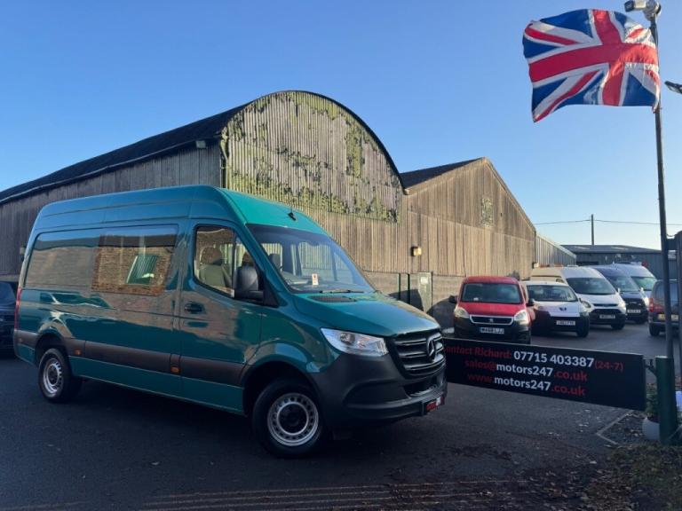  Mercedes-Benz Sprinter SPRINTER 2.1L 314CDI 3.5t H2 L2 RWD WINDOW COMBI CREW
