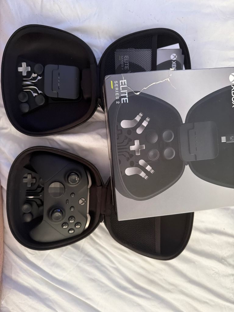 Xbox elite 2 controller w/extra stuff
