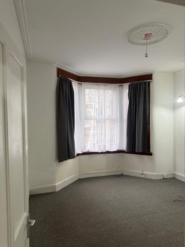 4 Bedroom 2 Bathroom house ToLet