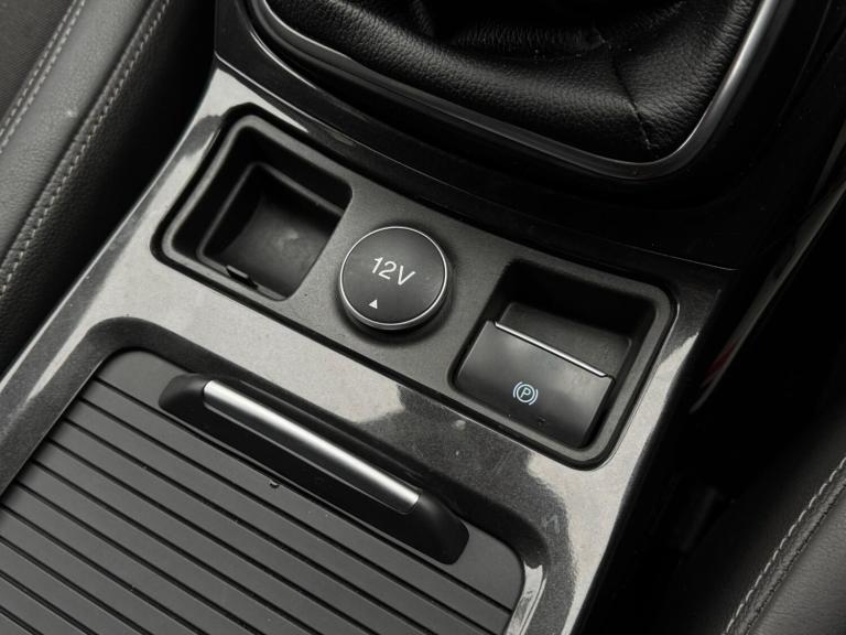 2017 Ford Kuga 2.0 TDCi Titanium Euro 6 (s/s) 5dr HATCHBACK Diesel Manual