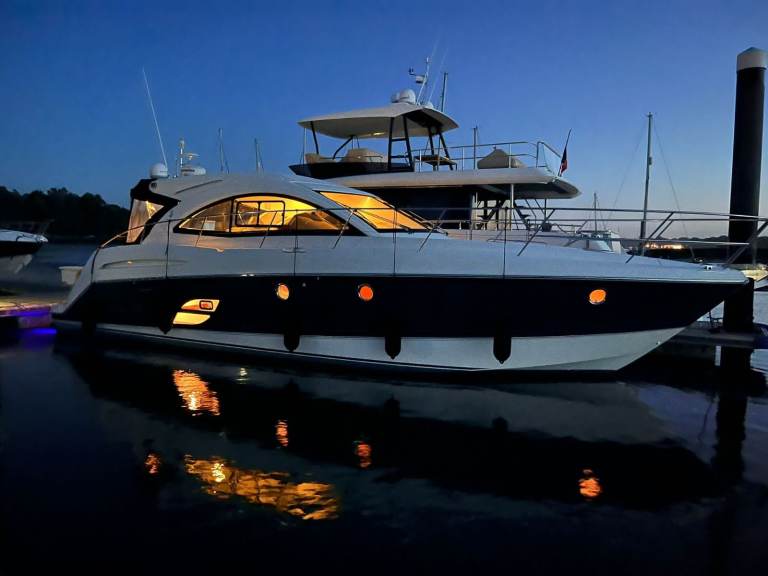 Stand out have your instagram pics taken on a yatch 