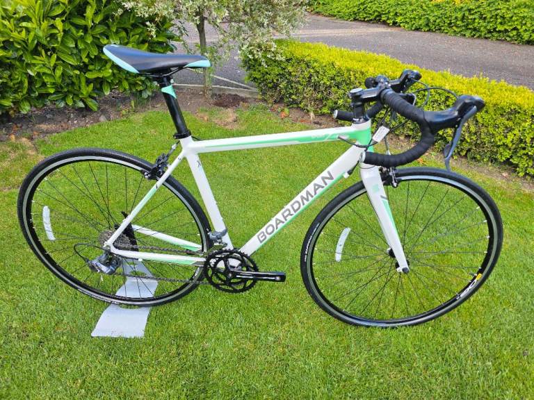 Boardman Sport X7 Road Bike Medium 53cm with Carbon Fork and Mavic Rims
