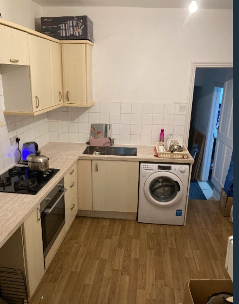 2 bed flat - Manor Park