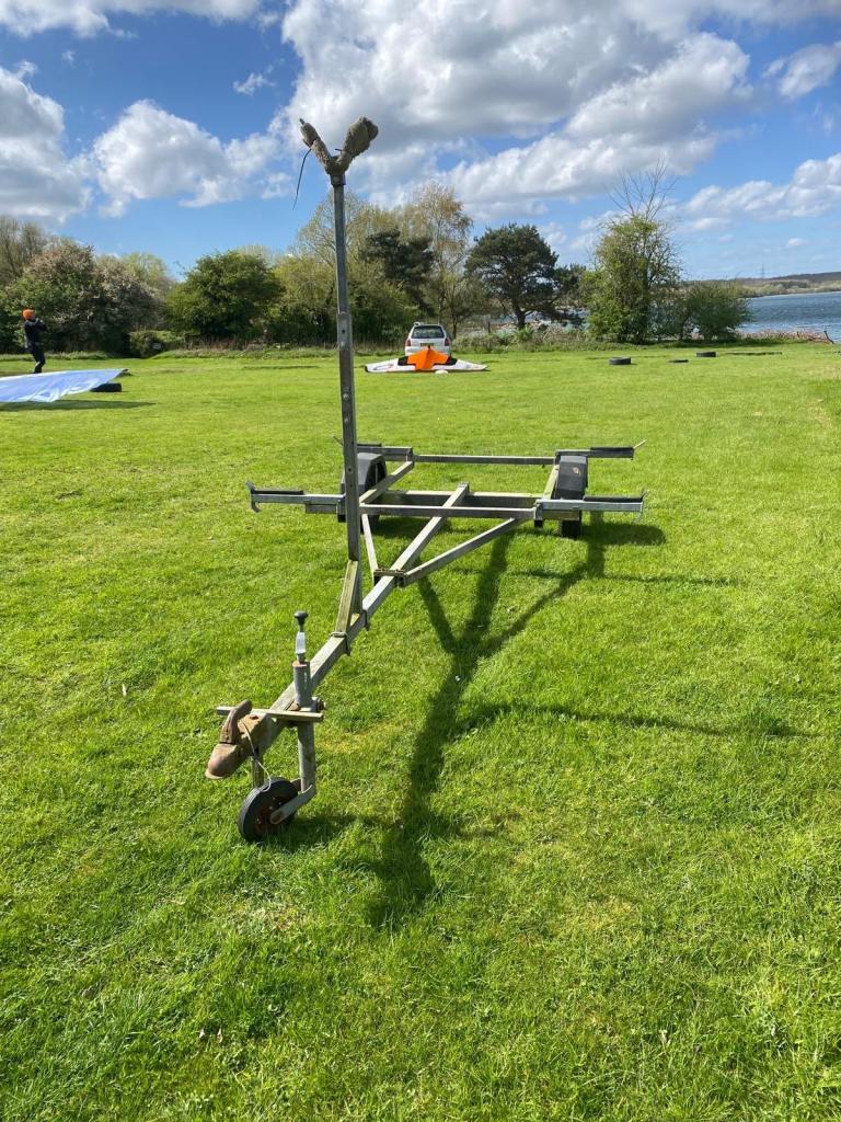 Catamaran road trailer