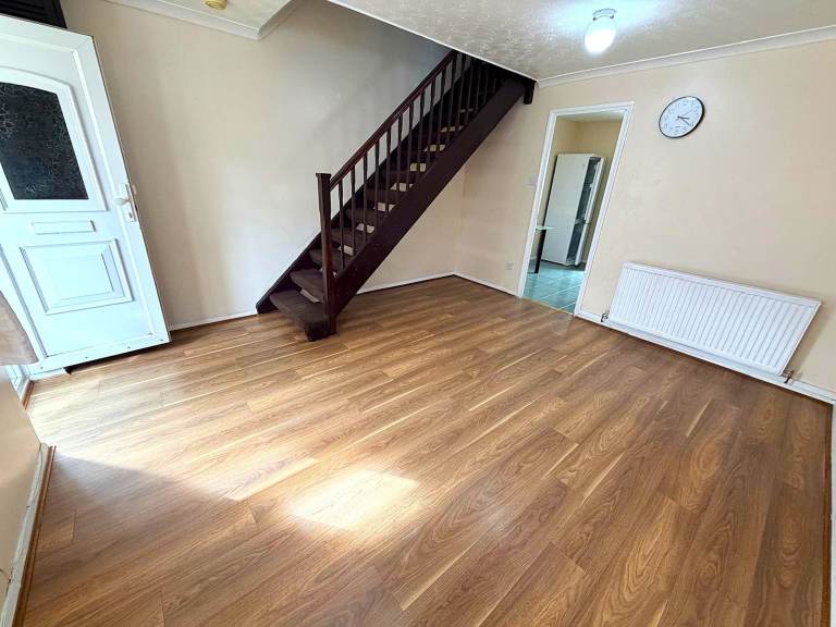 Our class spacious 2 bedrooms house with conservatory in Dagenham