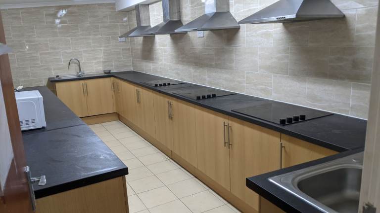 Double Ensuit  wiith Bills £800