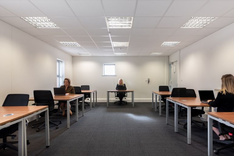 Large Office Space in ANDOVER SP103FG - Ideal for up to 15 Desks