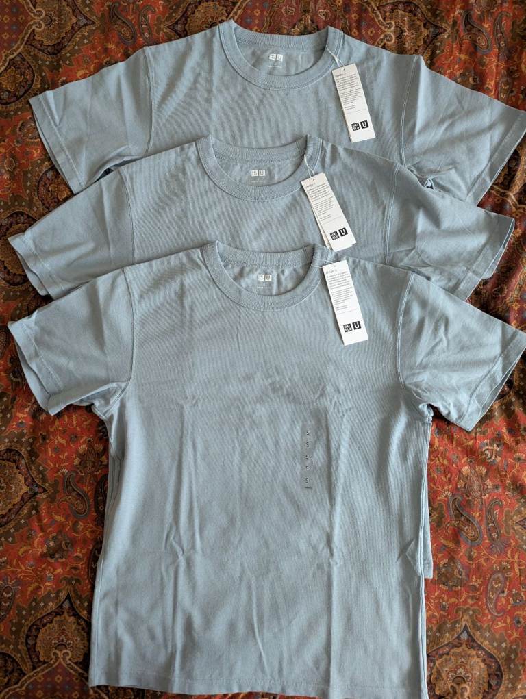 New/labelled, Uniqlo men's size small "artic" blue cotton  t-shirts