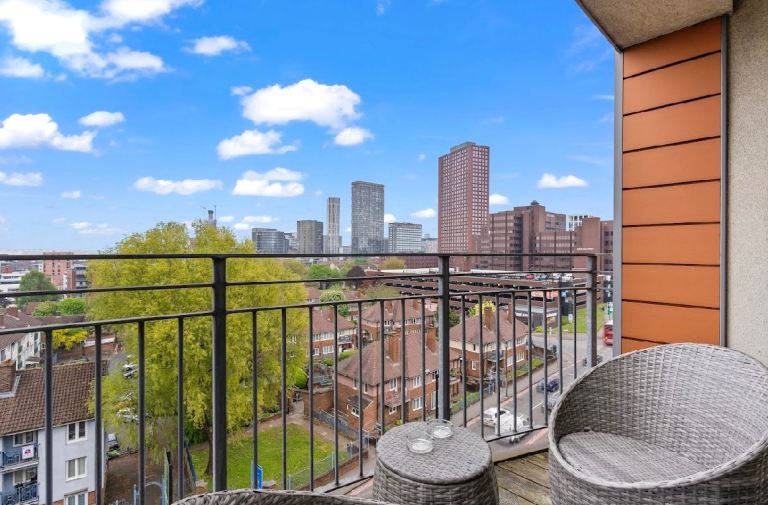 2 bedroom apartment Birmingham city centre