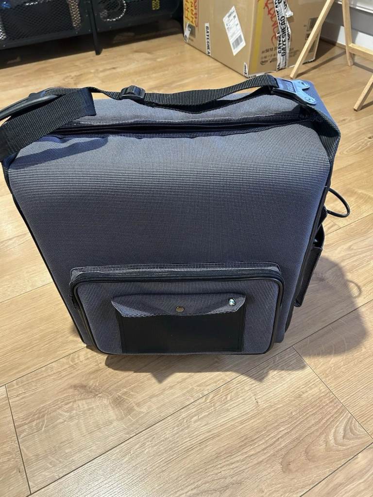 BMW Genuine 12V Electric Fridge Cooler CAN POST