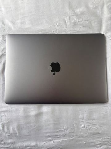 MacBook Air 2020 96% battery health M1 Chip | in East End, Glasgow