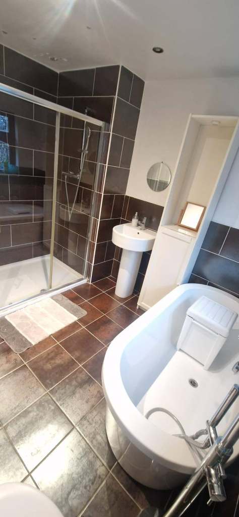 Spacious & Cosy Double Room for Rent - IG11 9EY