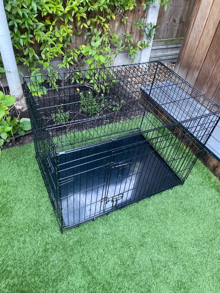 Dog Cage in excellent condition. 