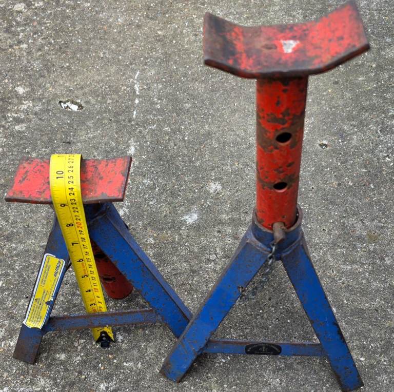 HAlfords / GLT Axle stands. READ DESCRIPTION PLEASE.