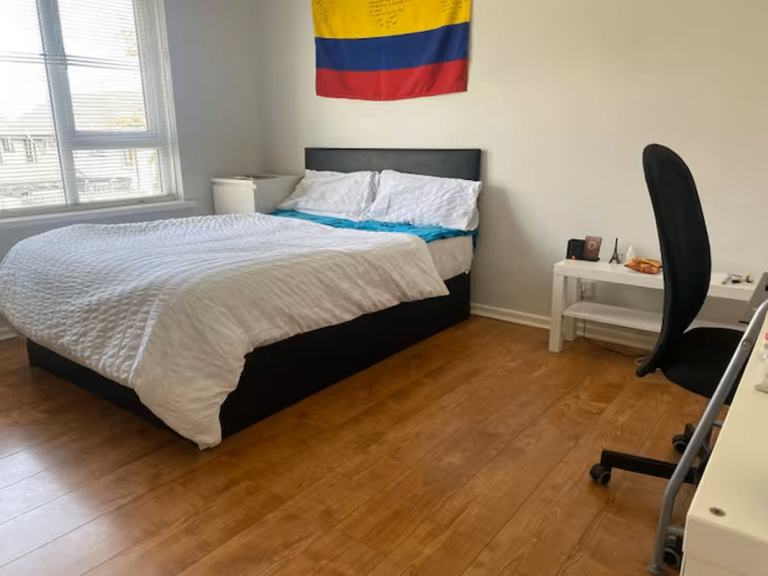 Spacious Double Bedroom for rent in Bangor