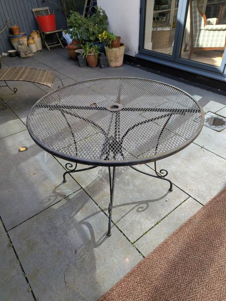 Metal garden table