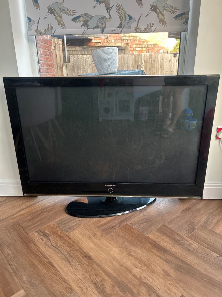Samsung Flat Screen TV – Good Condition