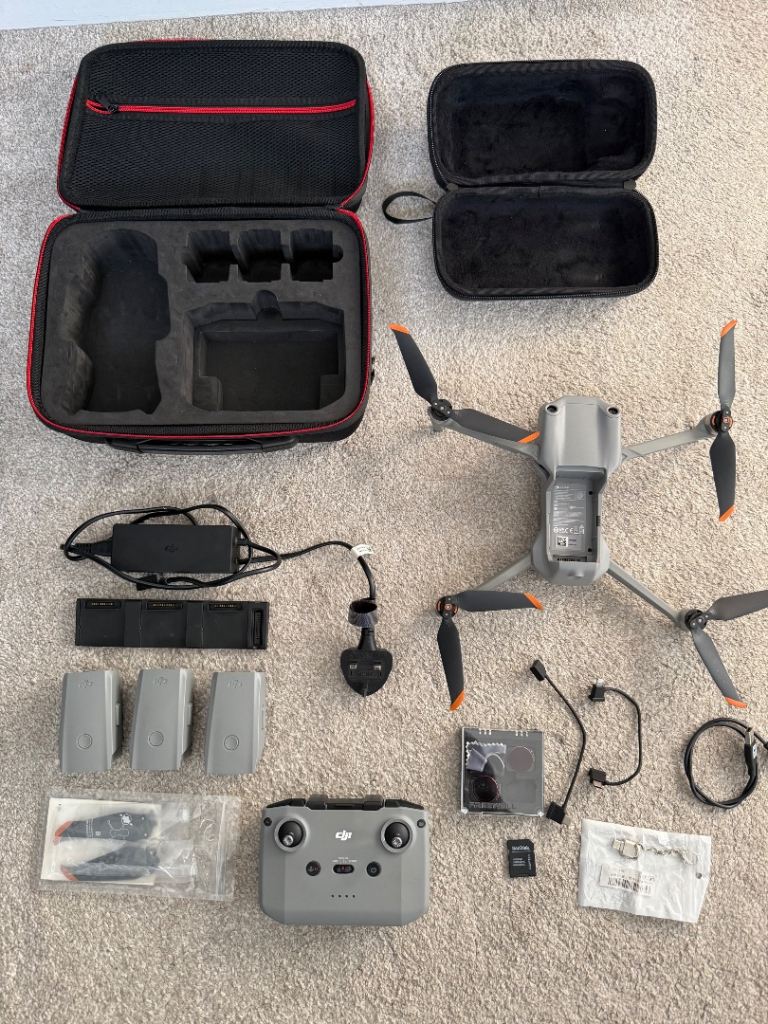 DJI Air2s Fly more combo + extras