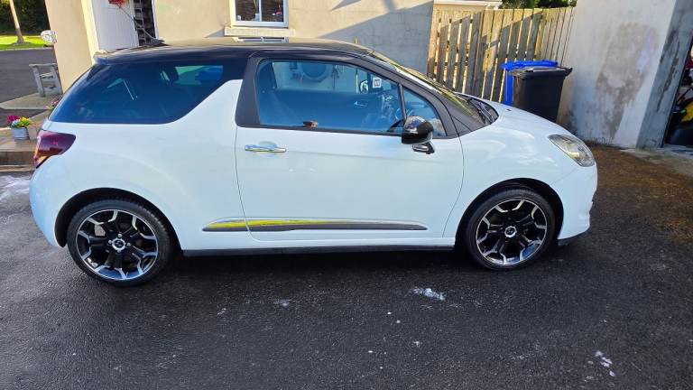 DS, DS 3, Hatchback, 2015, Manual, 1199 (cc), 3 doors