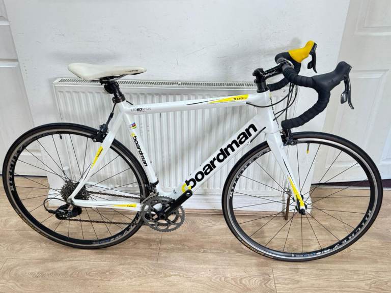 Full carbon Boardman ltded bike Carbon frame in good condition All fully working 